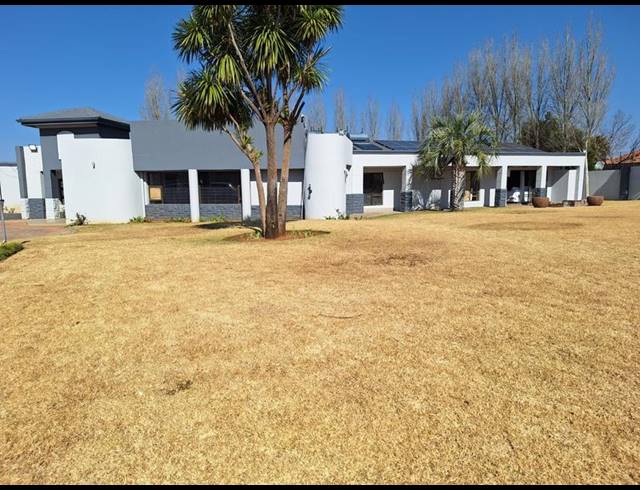 4 BEDROOM HOUSE FOR SALE IN FLAMWOOD